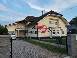 kuće   Beograd  Ugrinovci    Ivana Subotića-Sinđelića