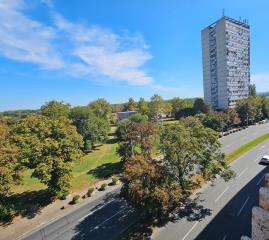 stanovi   Beograd  Hotel Yu Zemun    Karadjordjev trg