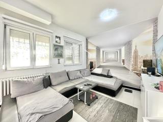 Nehruova    stanovi   Beograd    stanovi   Beograd  Bežanijski blokovi (61 do 64)    Nehruova