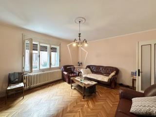 Banjička    kuće   Beograd    kuće   Beograd  Sutjeska    Banjička